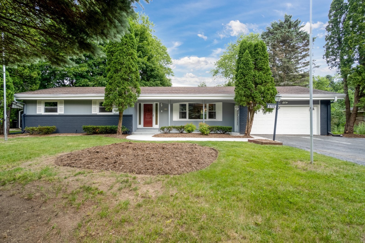 Property Photo:  8286 N 50th St  WI 53223 