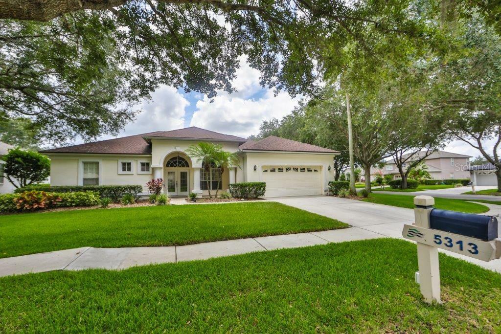 Property Photo:  5313 Twin Creeks Drive  FL 33596 