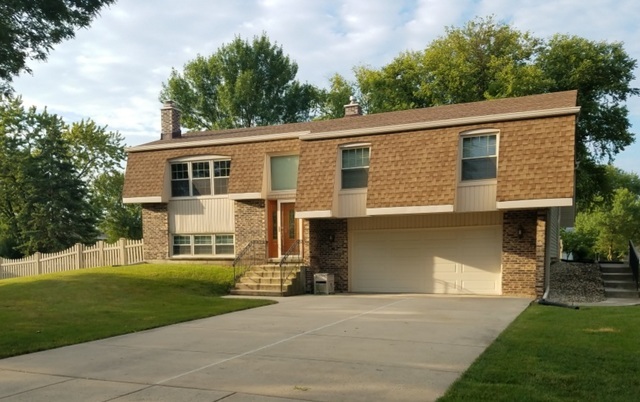 Property Photo:  703 Elm Court  IL 60143 