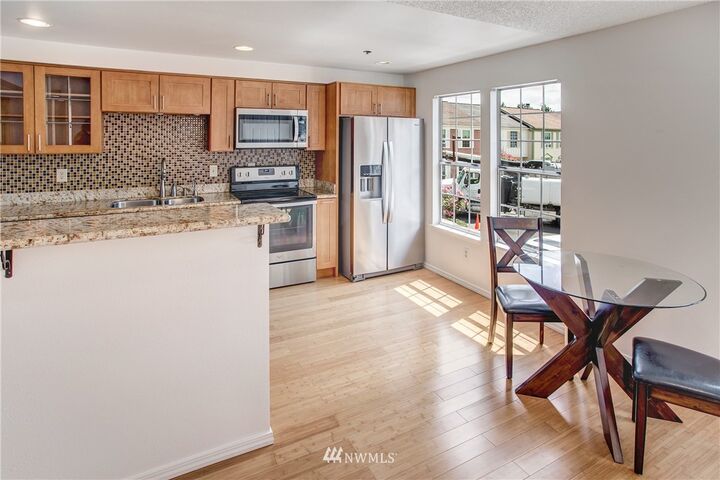 Property Photo: 27004 47th Avenue S 202 WA 98032