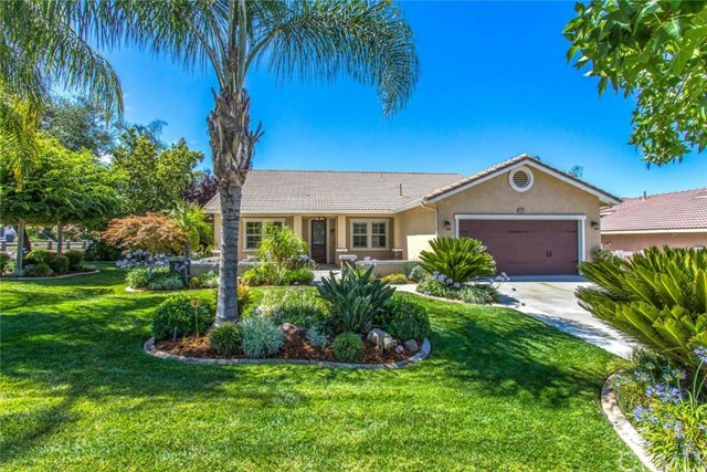 Property Photo:  35691 Oak Creek Drive  CA 92399 