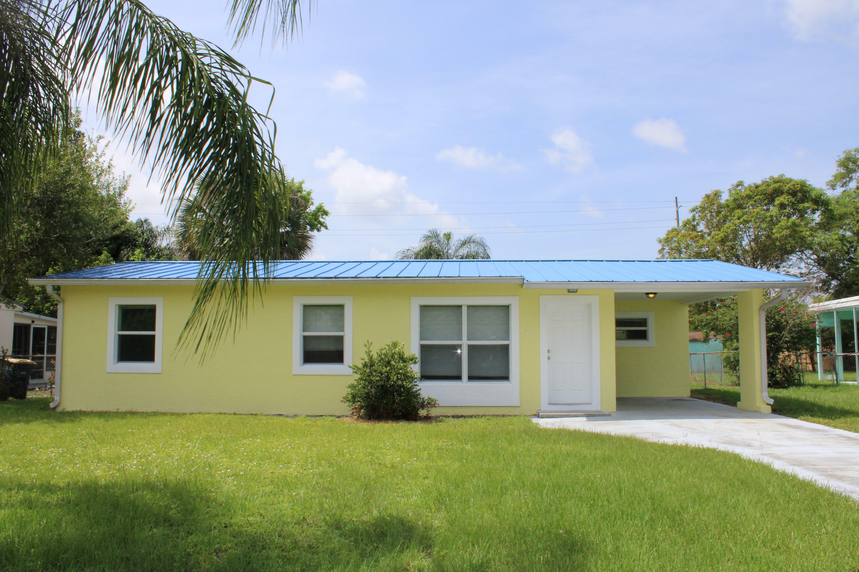 Property Photo:  805 Wisteria Avenue  FL 34982 