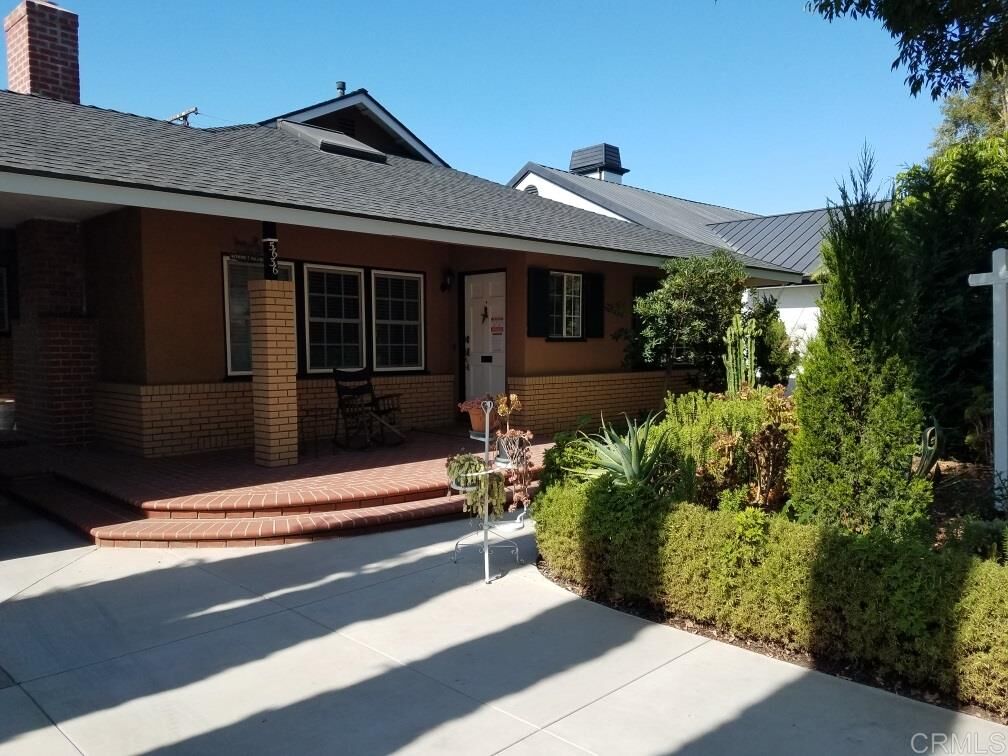 Property Photo:  5636 E Conant St  CA 90808 