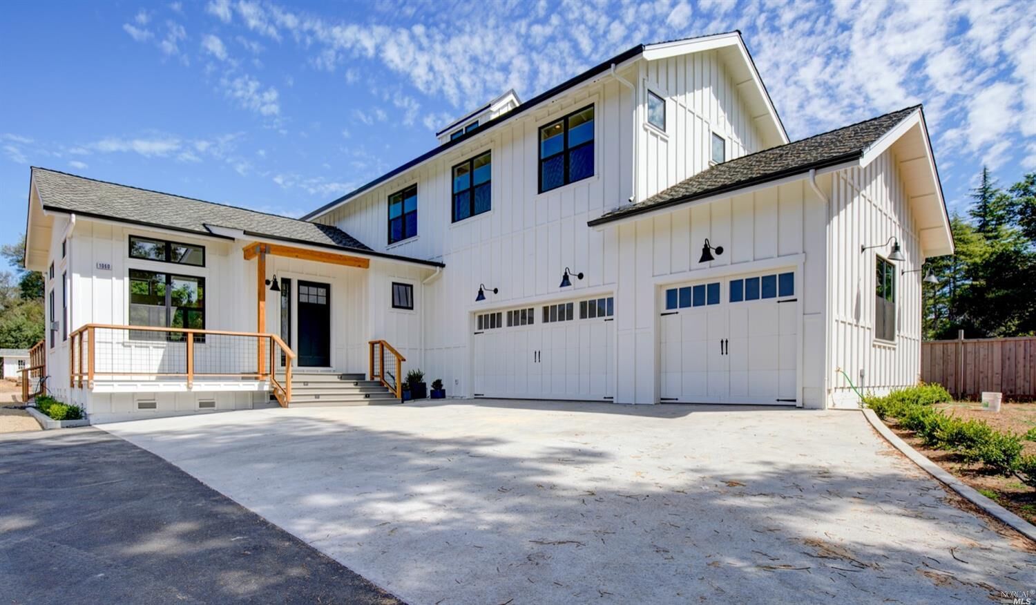 Property Photo: 1060 Bloomfield Road CA 95472