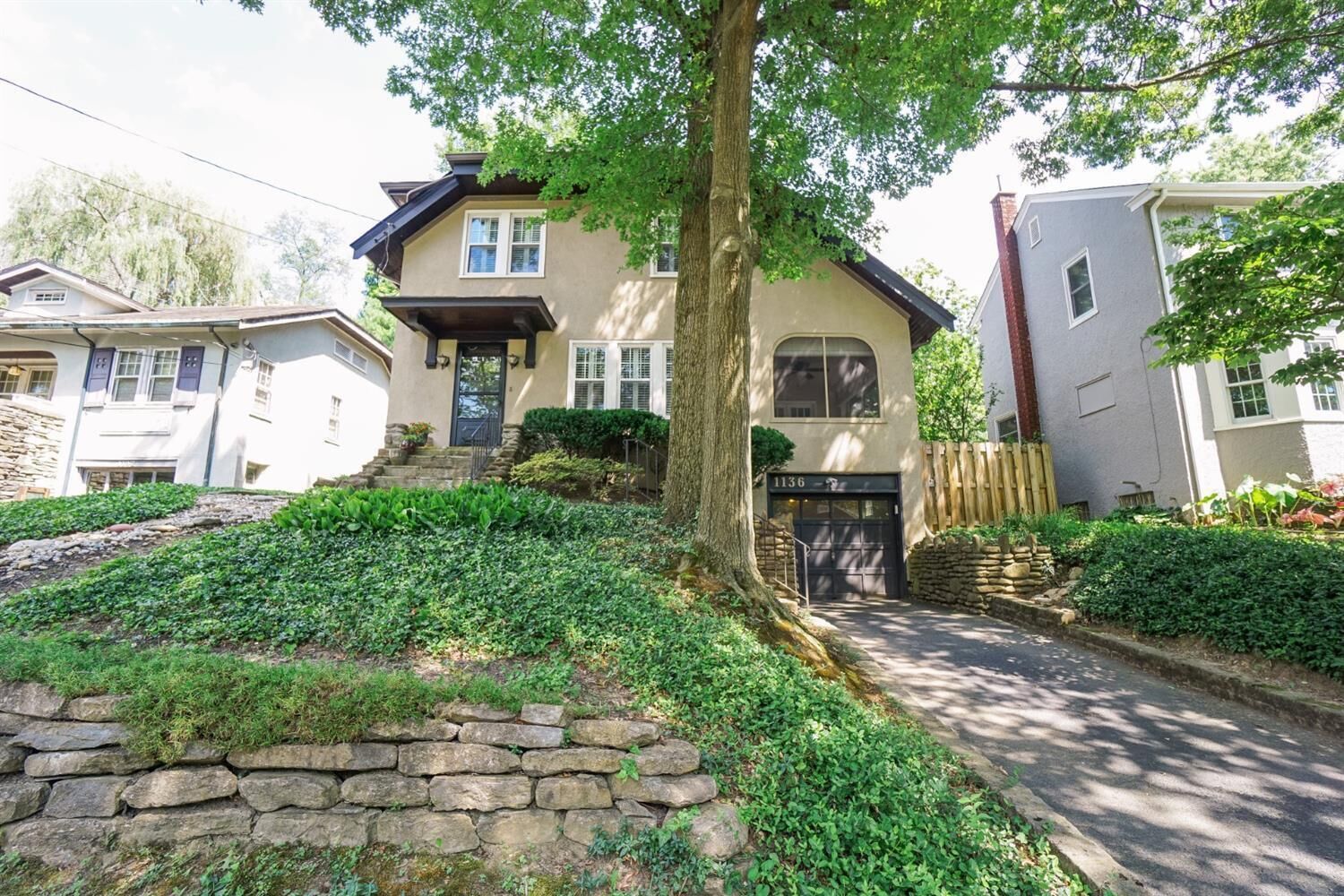 Property Photo:  1136 Inglenook Pl  OH 45208 