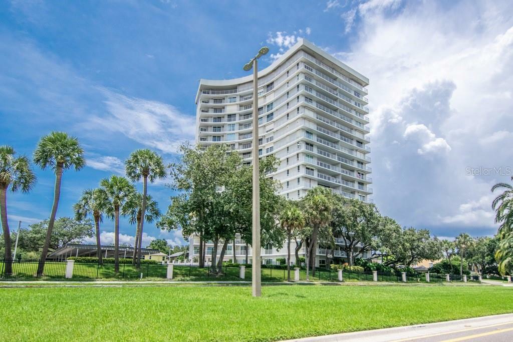 Property Photo: 2611 Bayshore Boulevard 404 FL 33629