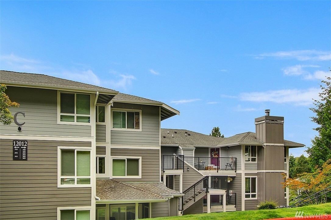 Property Photo: 12012 NE 204th Place C203 WA 98011