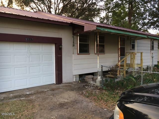 9517 Comstock Avenue  Vancleave MS 39565 photo