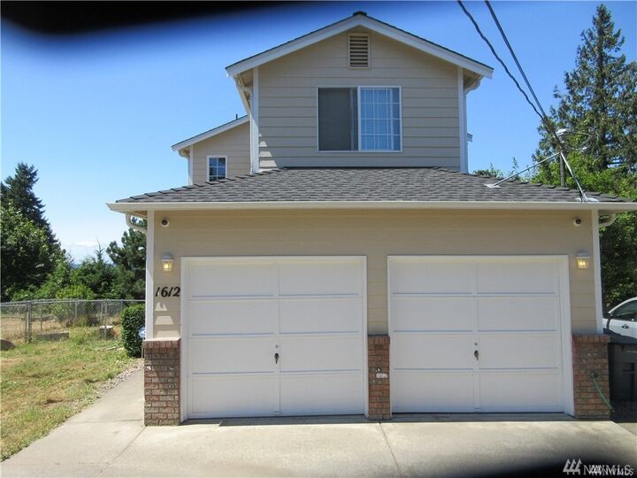 Property Photo:  1612  Juniper Street  WA 98354 