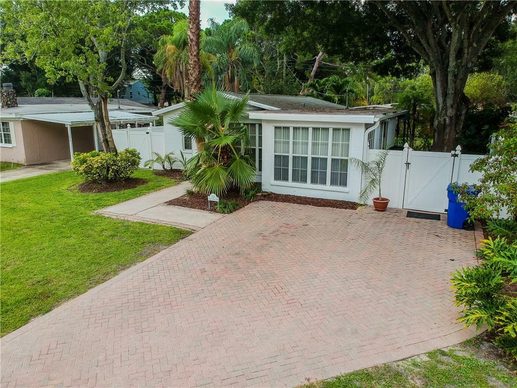 Property Photo:  224 84th Avenue NE  FL 33702 