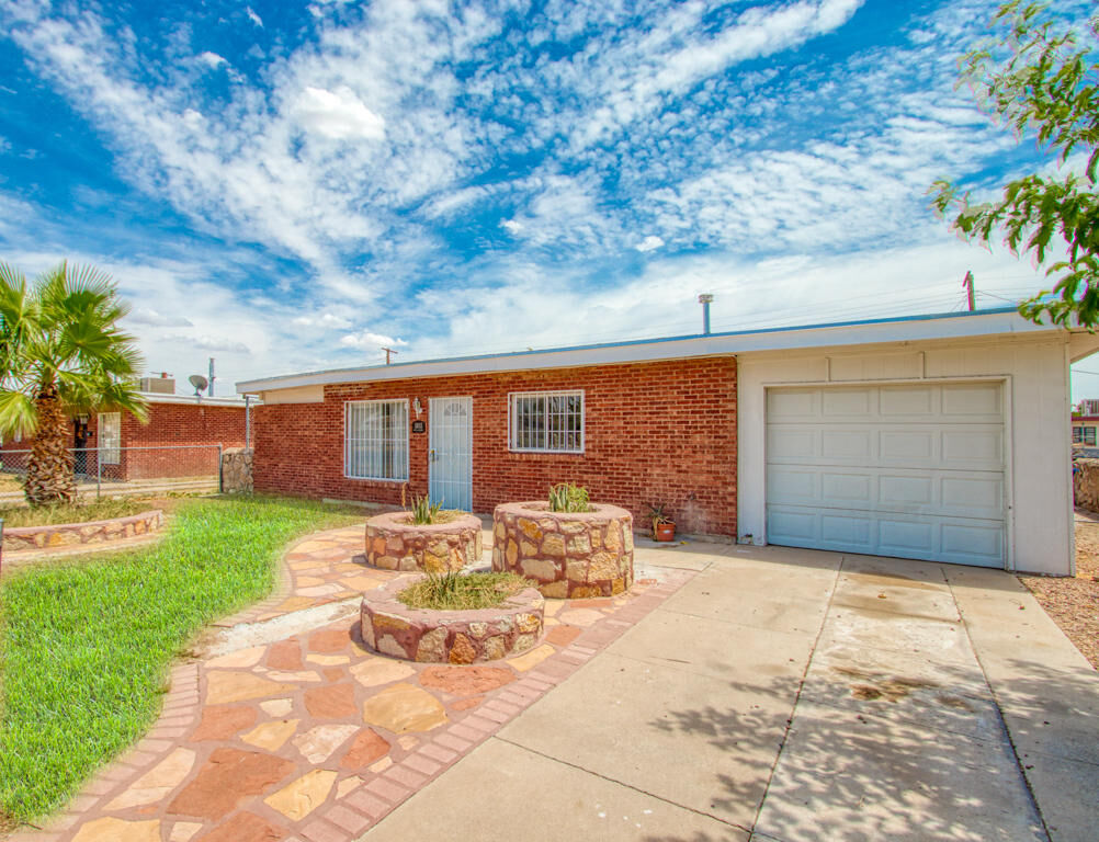 Property Photo:  5012 Hercules Avenue  TX 79904 