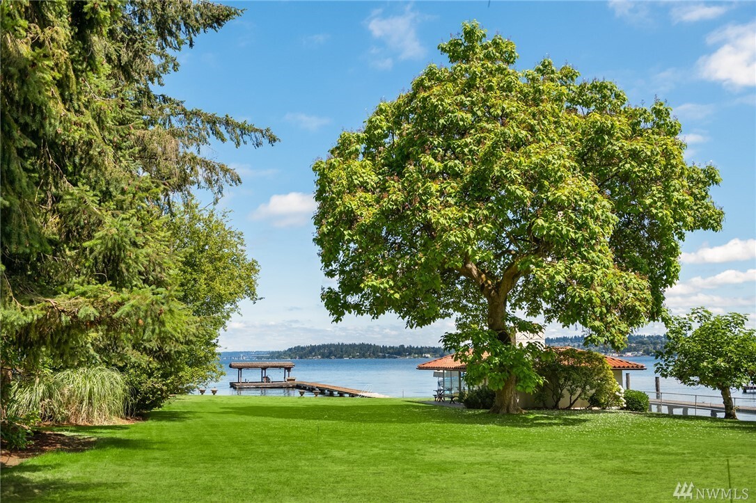 Property Photo: 6024 SE 22nd Street WA 98040