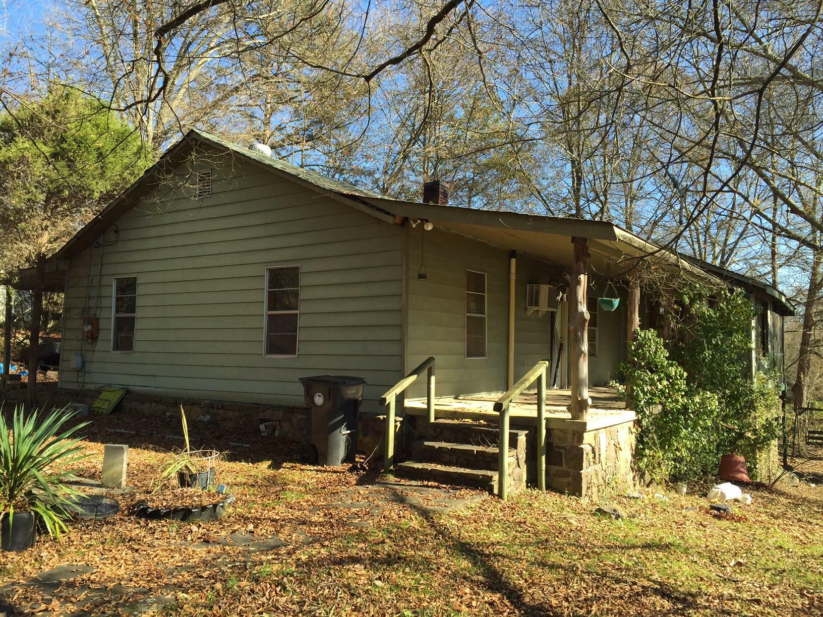 Property Photo:  708 Henderson St  GA 30728 