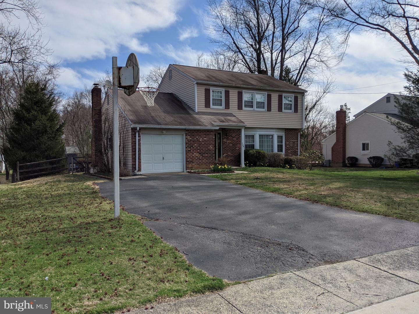 Property Photo: 128 Lakeview Drive PA 19341