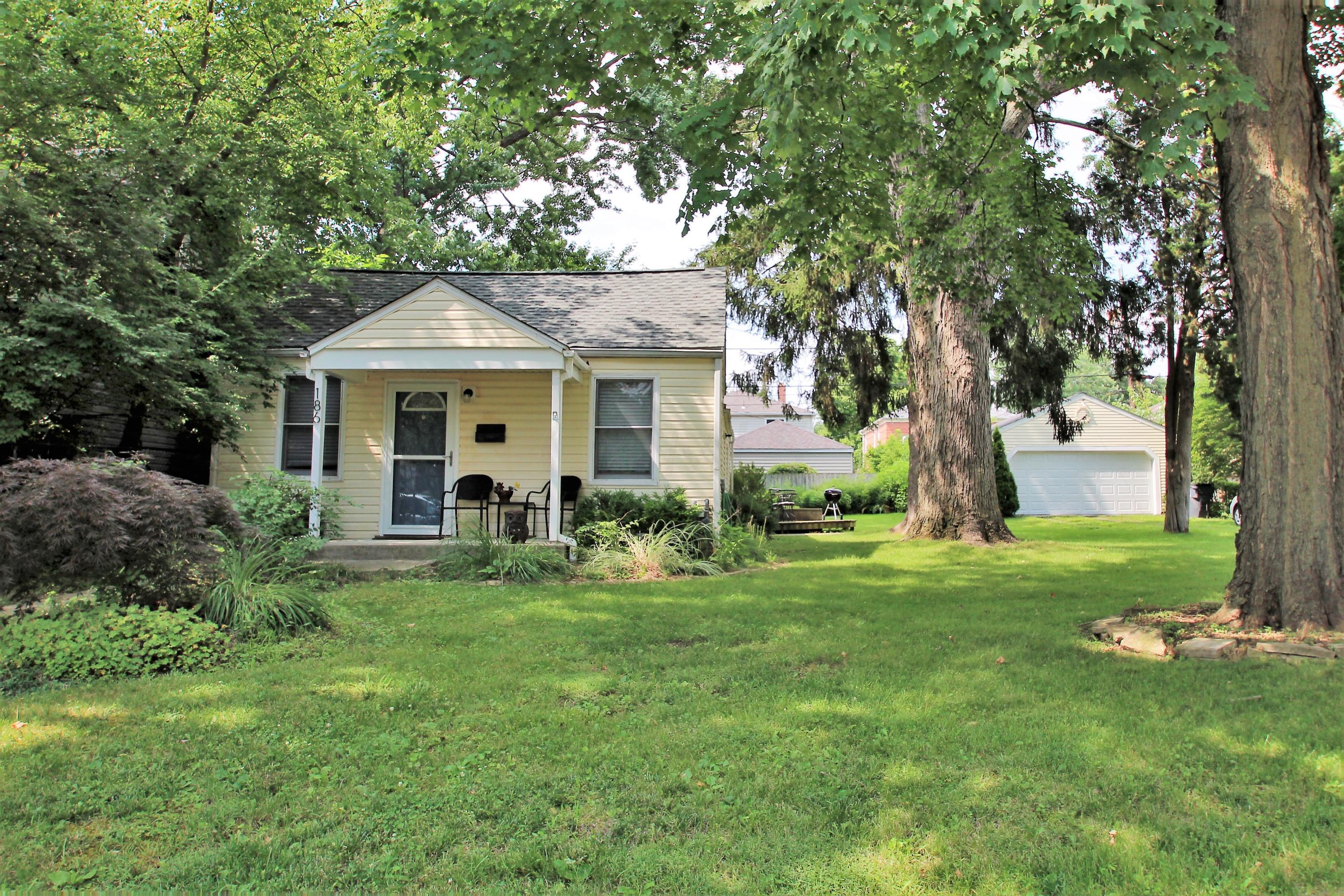 Property Photo: 186 Rosslyn Avenue OH 43214