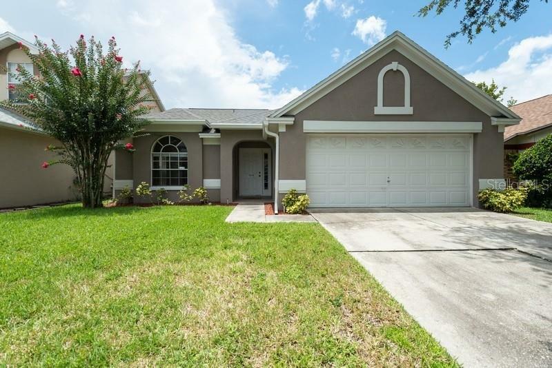 Property Photo:  504 Queensbridge Drive  FL 32746 