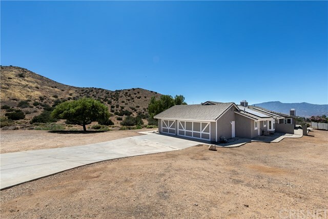 Property Photo:  3502 Silver Spur Lane  CA 93510 