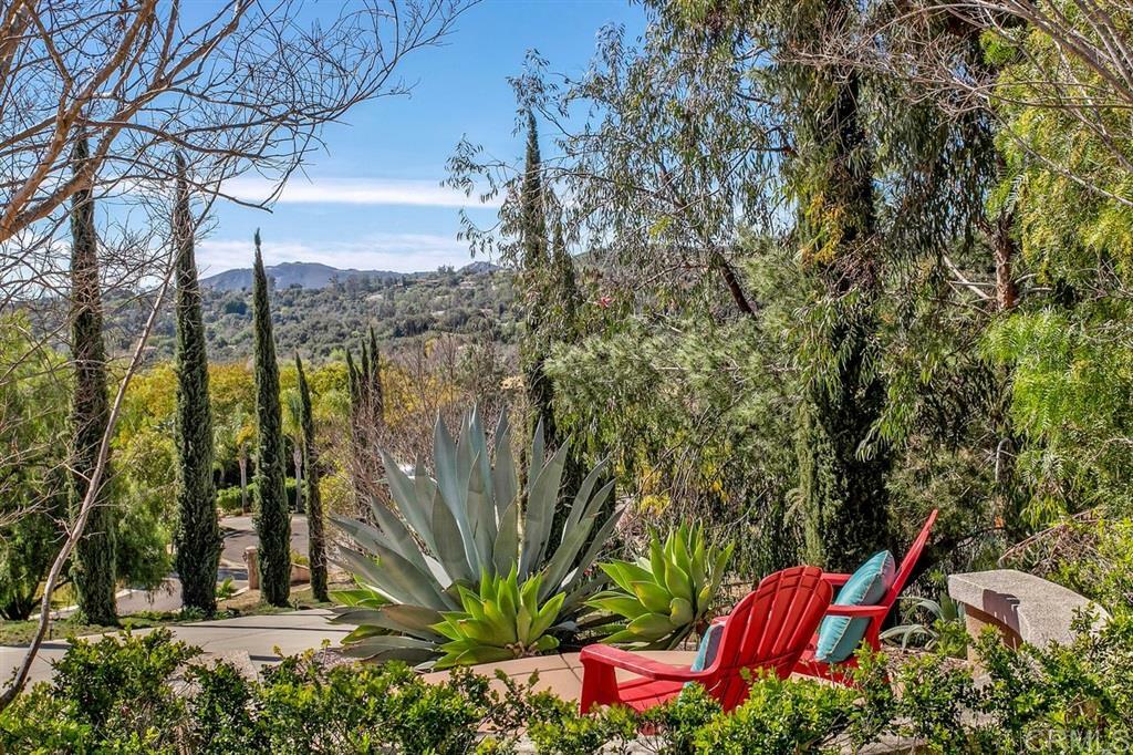 Property Photo: 613 Las Colinas Dr CA 92029