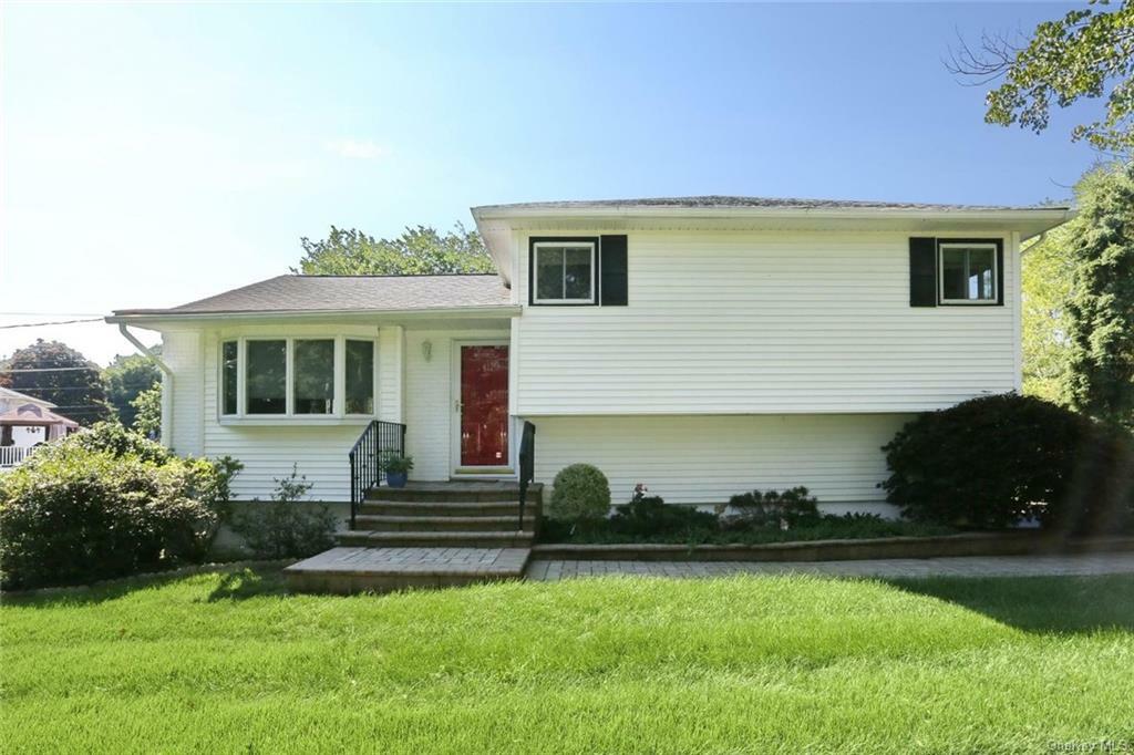 Property Photo:  5 Barry Lane  NY 10954 