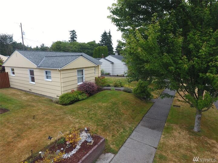 Property Photo:  3625  50th Avenue SW  WA 98116 