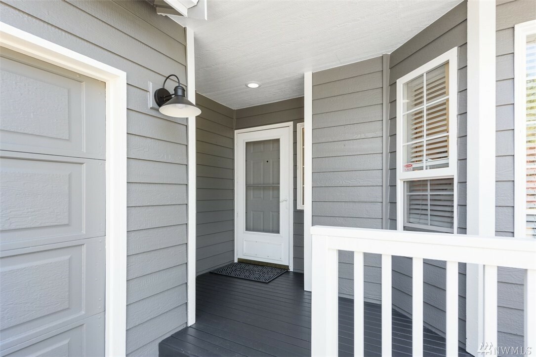 Property Photo: 17264 Willow Lane SE WA 98272