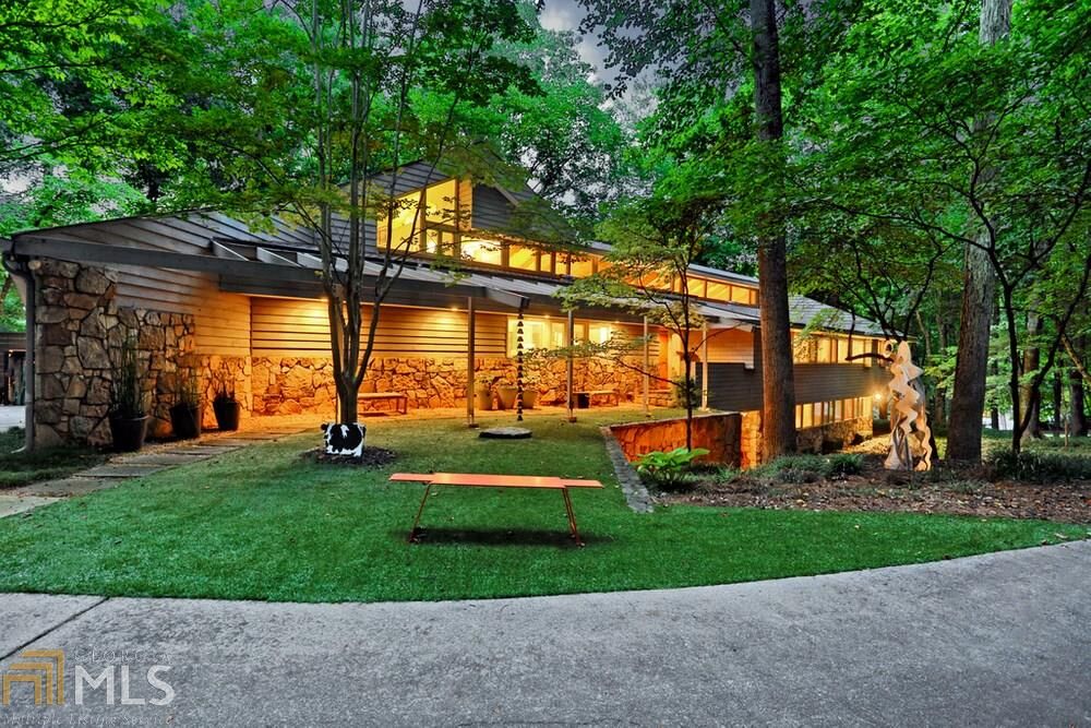 Property Photo:  1025 Riverside Trace  GA 30328