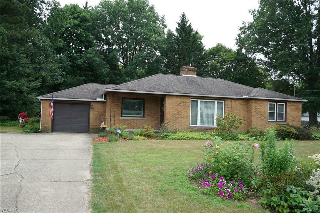 Property Photo:  1046 Ivy Street NW  OH 44720 