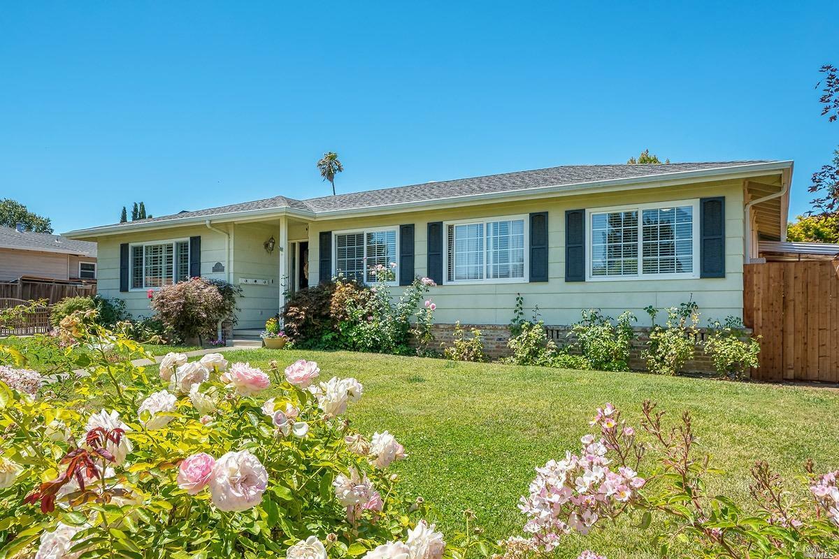 Property Photo:  32 Devonshire Drive  CA 94947 