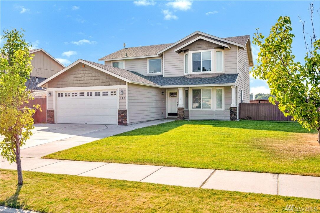 Property Photo:  310 N Shrike Street  WA 98837 