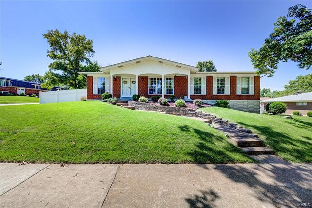 Property Photo: 9795 Brittleigh Terr 63123