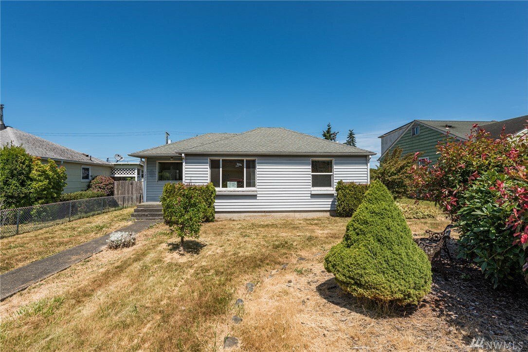 Property Photo:  1227 Georgiana St  WA 98362 