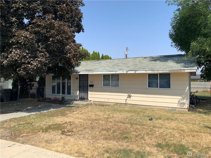 1223 Methow St  Wenatchee WA 98801 photo
