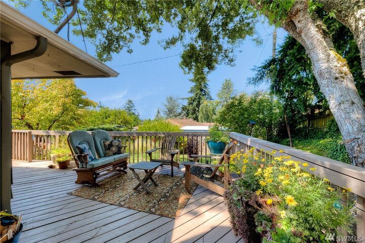 Property Photo: 11506 20th Avenue SW WA 98146