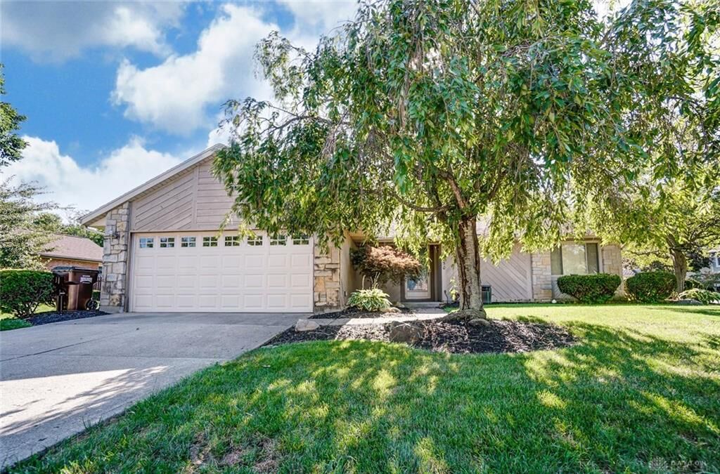 Property Photo: 11050 Broken Woods Drive OH 45342
