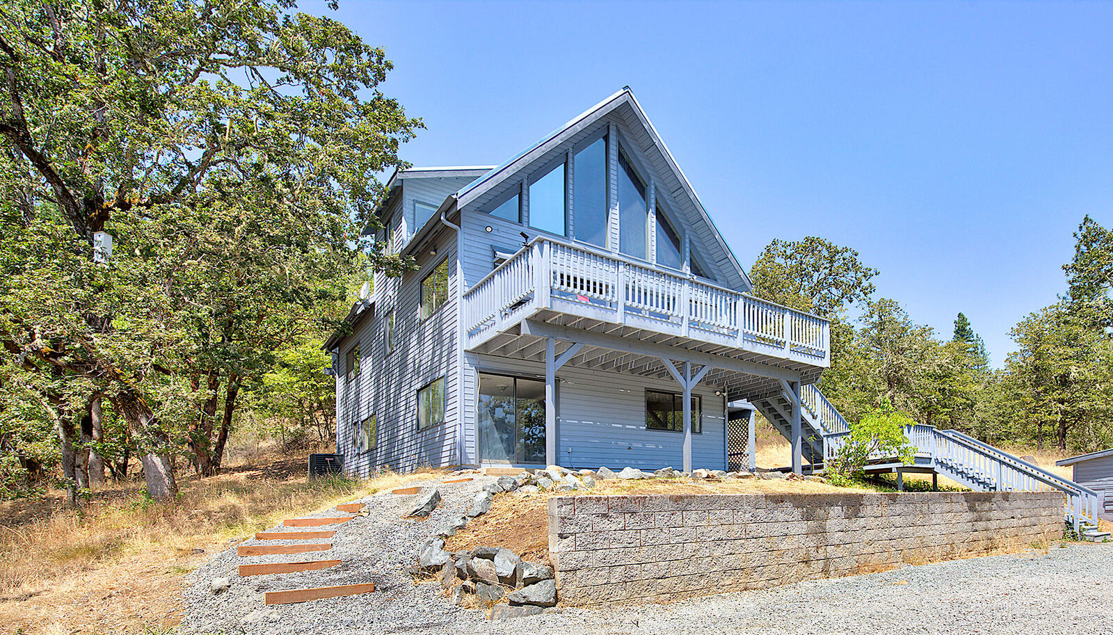 Property Photo:  4701 Pleasant Creek Road  OR 97537 