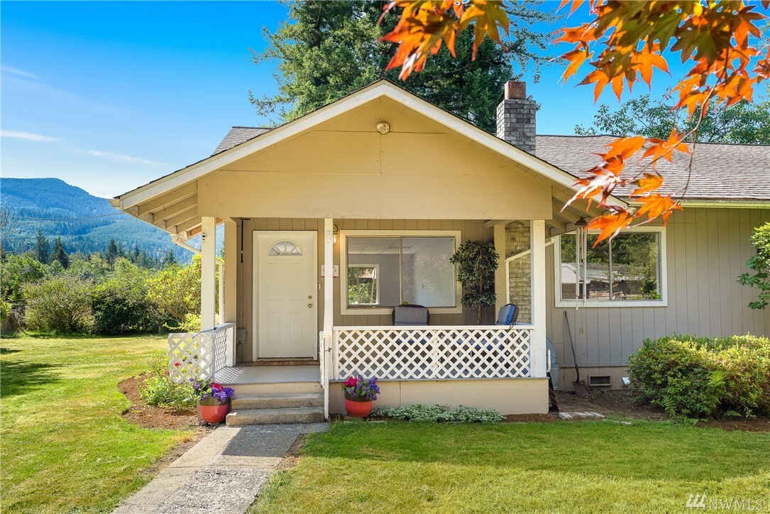Property Photo: 25815 348th Avenue SE WA 98051