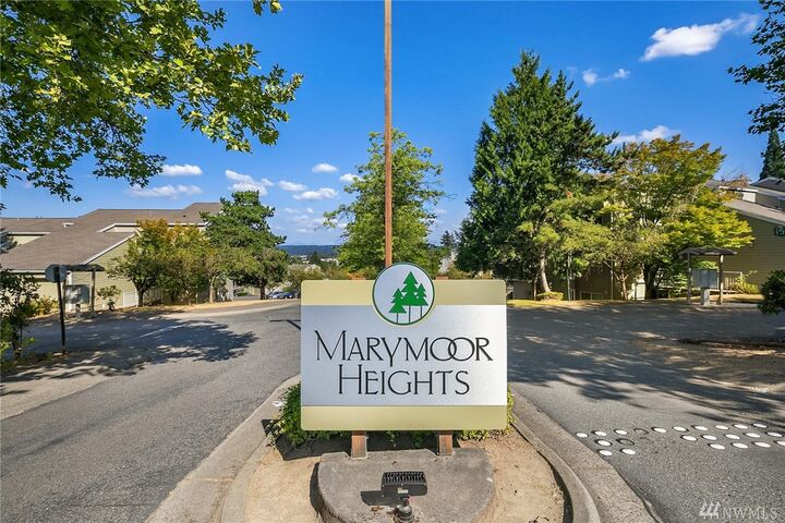 Property Photo:  7068  155th Place NE 7068  WA 98052 