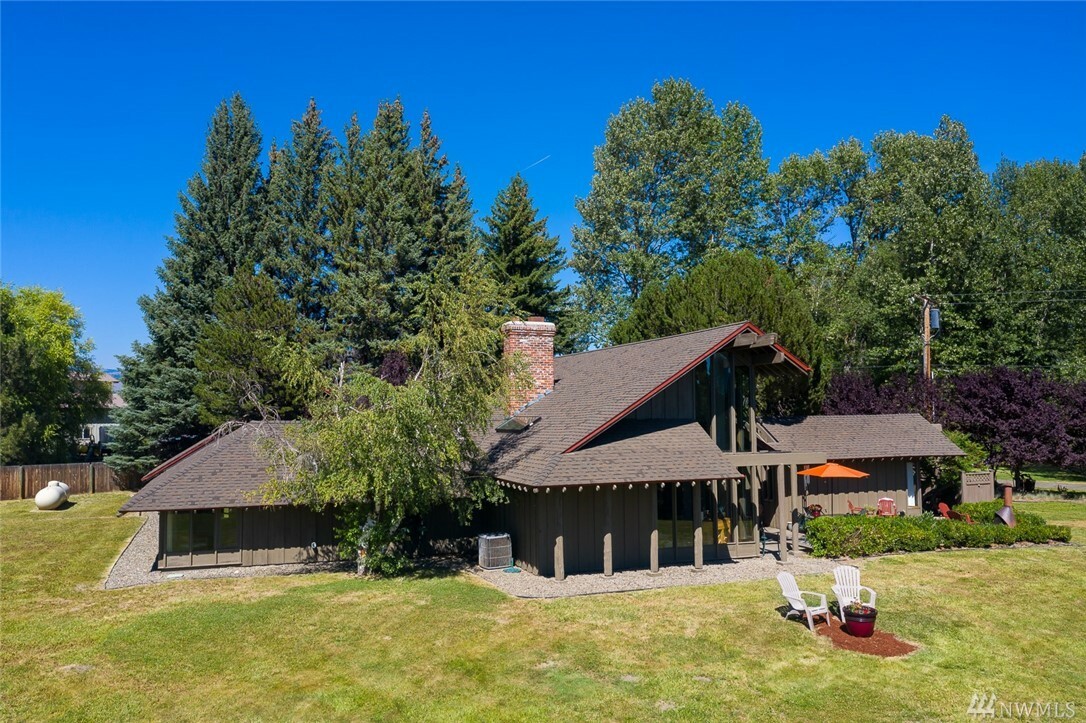 Property Photo:  381 Rosebriar Lane  WA 98926 