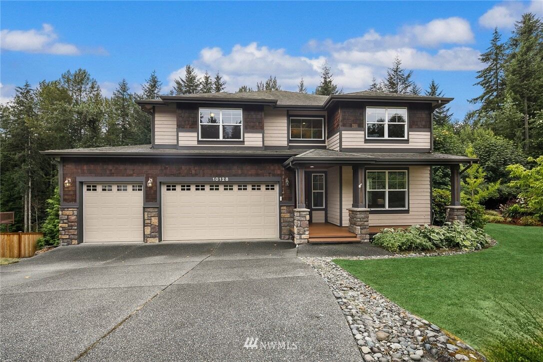 Property Photo: 10128 205th Avenue SE WA 98290