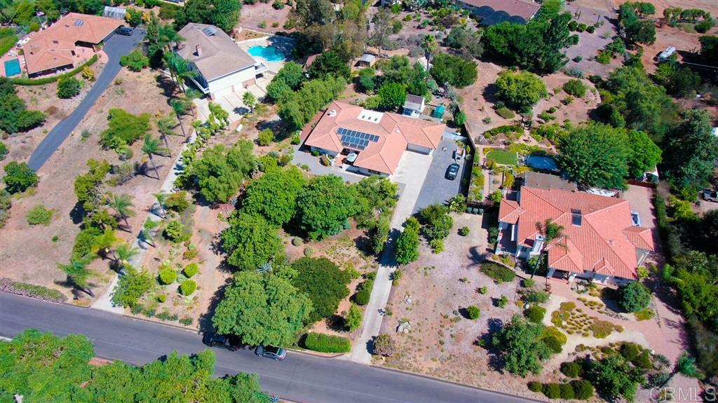 Property Photo: 2110 Camino Cantera CA 92084