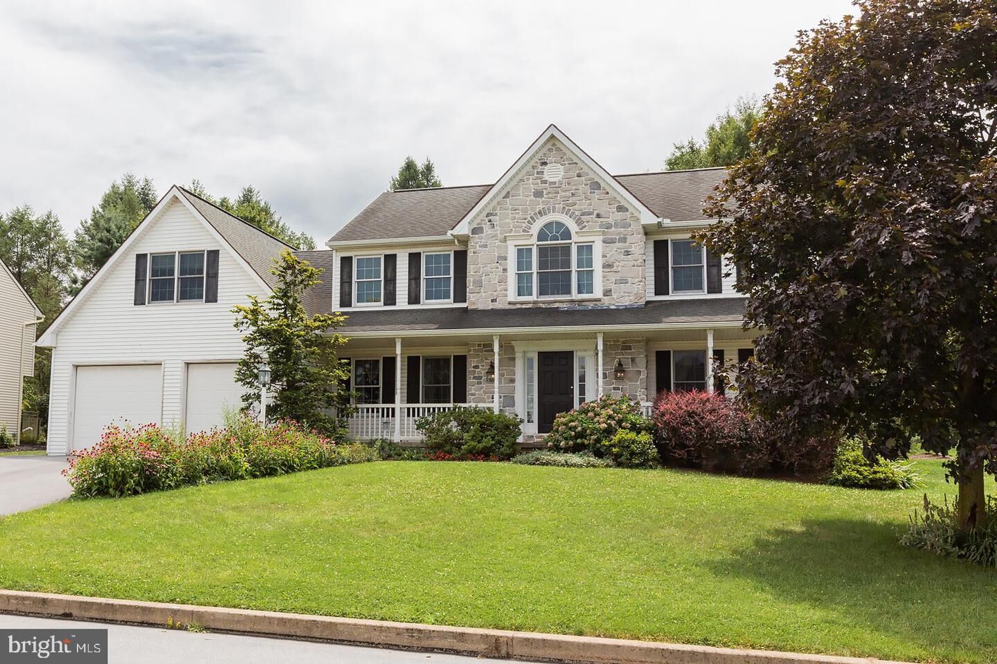 Property Photo:  32 Diane Avenue  PA 17543 