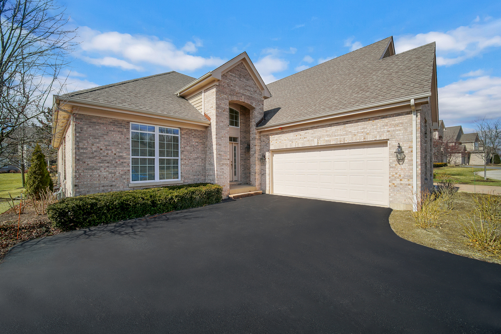 Property Photo:  808 Stone Canyon Circle  IL 60010 