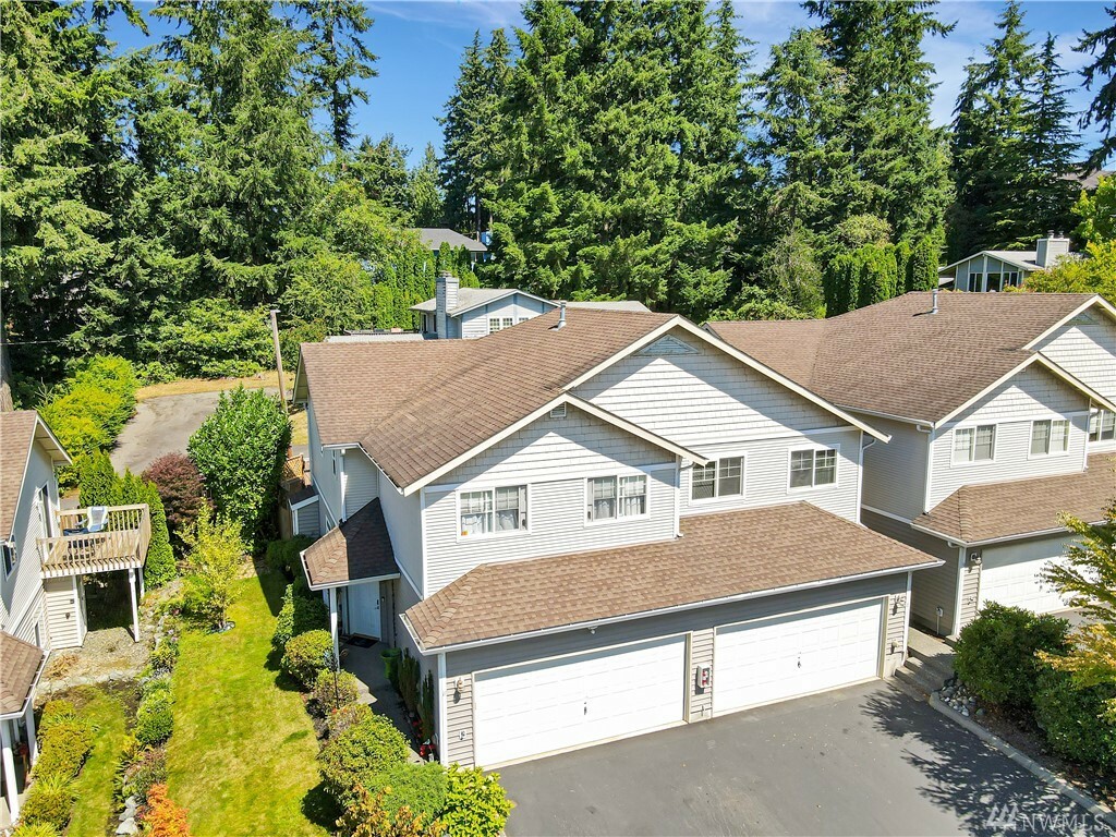 Property Photo:  15021 44th Ave W 12  WA 98087 