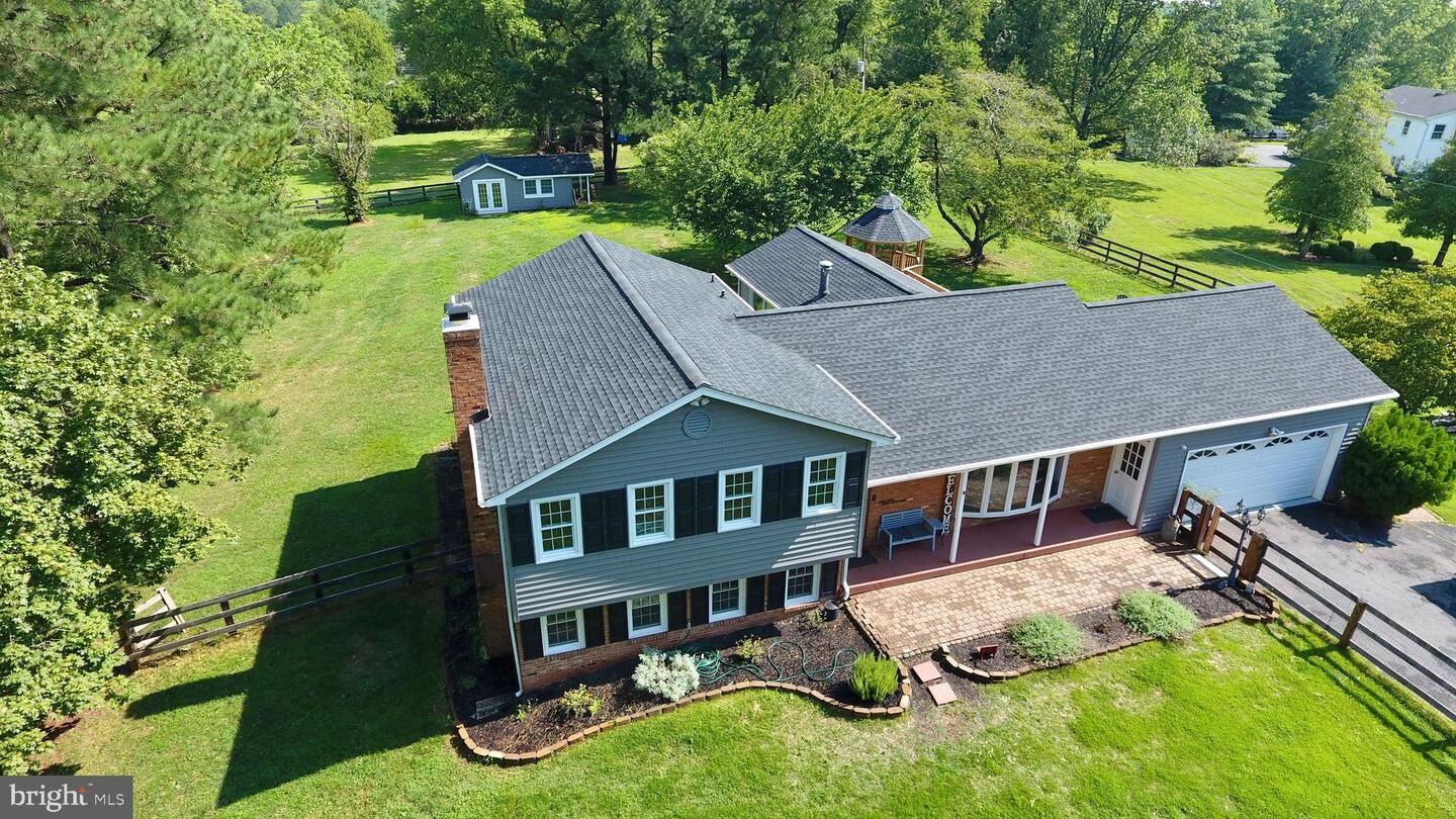 Property Photo: 2715 Logmill Road VA 20169
