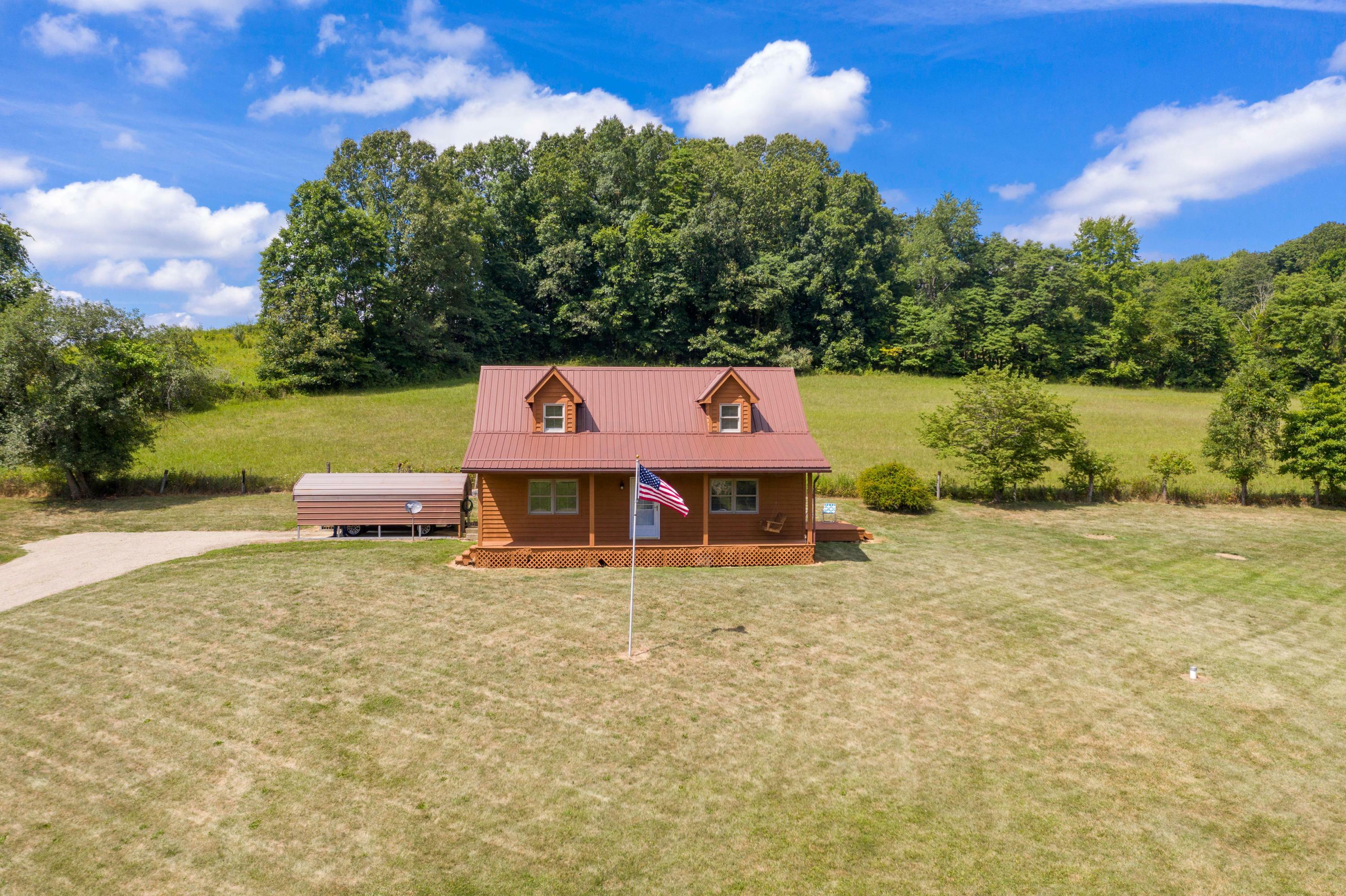 Property Photo:  5820 Pleasant Valley Road  OH 43830 