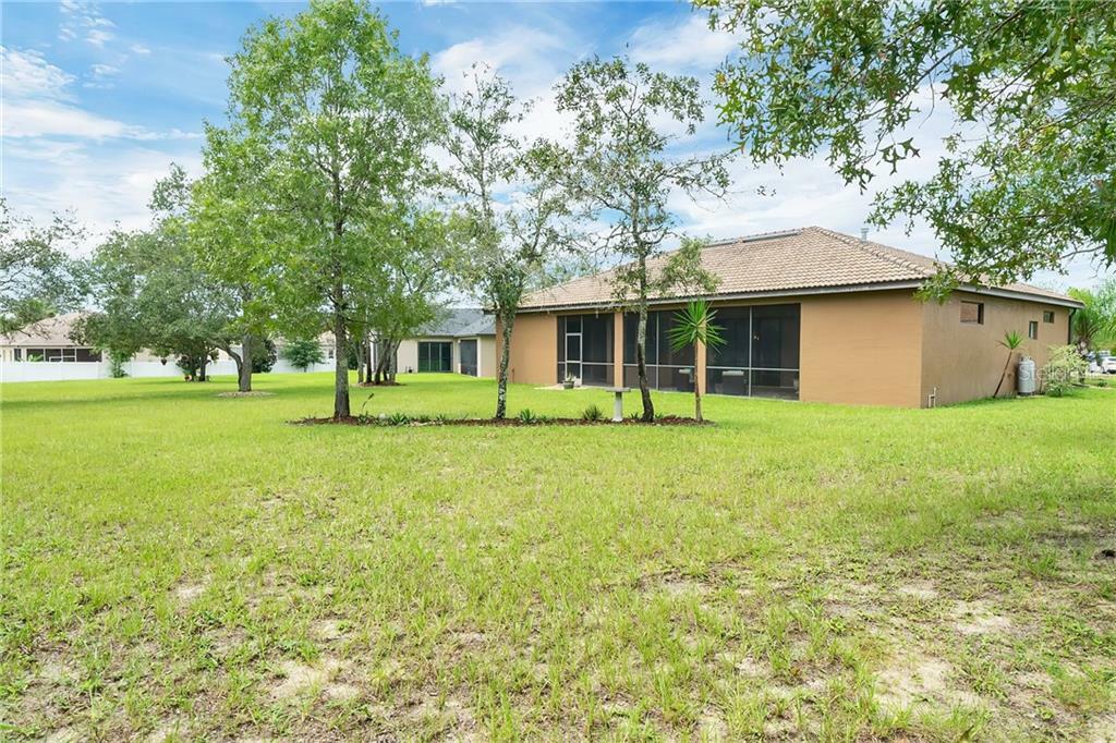 Property Photo: 12914 Sandspur Court FL 34609