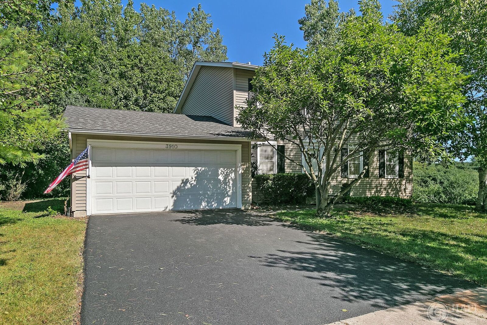 Property Photo: 3910 Whispering Trails Drive IL 60192