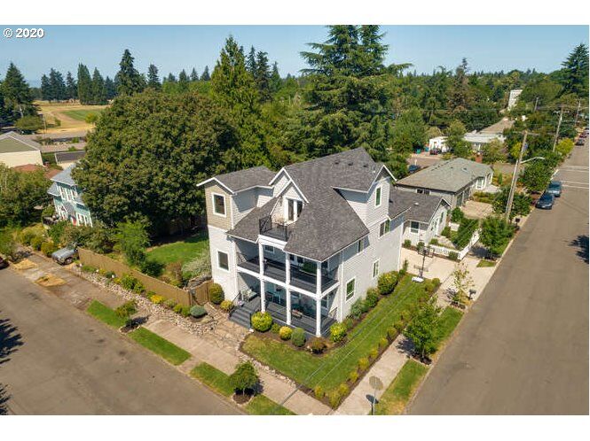 Property Photo: 800 T St WA 98661