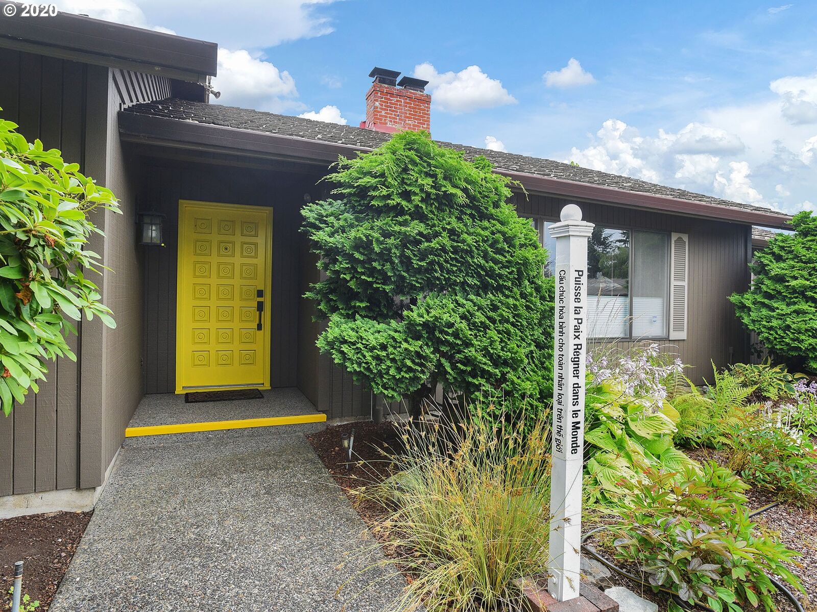 Property Photo:  14304 NE Beech St  OR 97230 