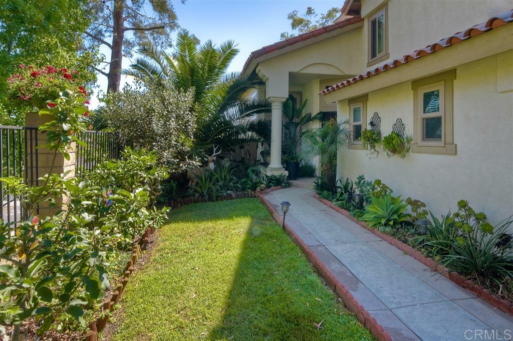 Property Photo: 1505 Mallorca Dr CA 92081